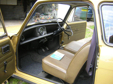 Austin 1100 inside