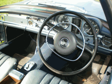 Mercedes 280SL dash
