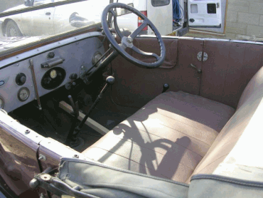 Morris Oxford Bullnose inside