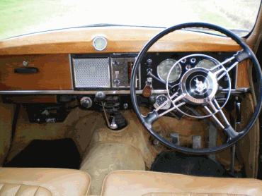 Rover 105S dash