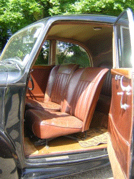 Lanchester LD10 inside