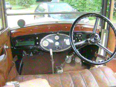 Morris Oxford Empire Saloon dash