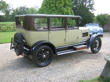 Morris Oxford Empire Saloon side