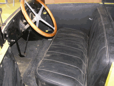 Peugeot 5CV Camionette inside